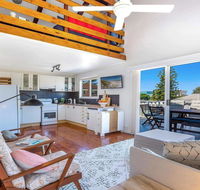 The Chalet at Callala Beach - beach house character - Accommodation Broome