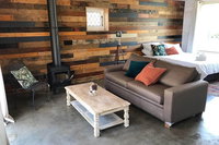 The Cottage - 58 Acre Farm Stay at Hanging Rock