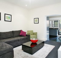 The Courtyard of St Neot - Art Deco 2BR Potts Point Apartment with Large Courtyard in Stunning Location - Accommodation Broome