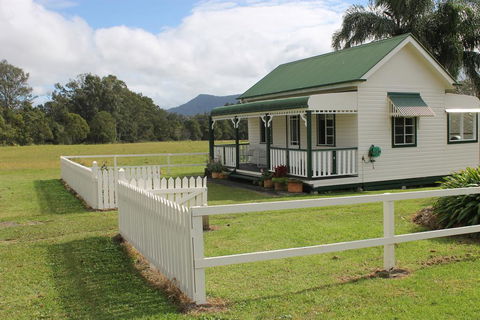The Dollhouse Cottage - Accommodation Broome 2