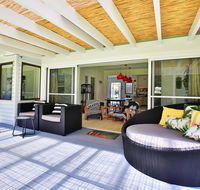 The Endless Summer  Culburra - Pet Friendly - 2 Mins to Beach - Accommodation Broome