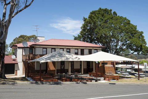 The Oaks Hotel - Accommodation Broome 0