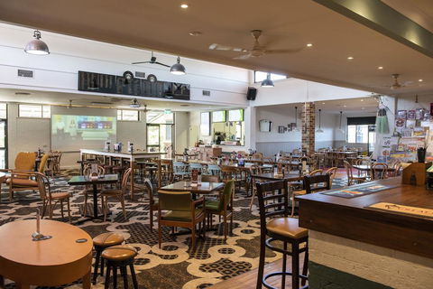 The Oaks Hotel - Accommodation Broome 1