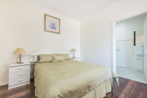 The Oasis - 6 Turnberry Drive, Links Lady Bay - Accommodation Broome 2
