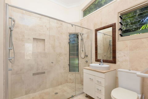 The Richmond Beach Villa - Accommodation Broome 2
