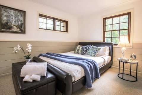 The Stone On The Hill - 3 Bedroom House - Accommodation Broome 3