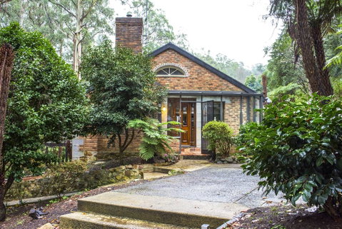The Stone On The Hill - 3 Bedroom House - Accommodation Broome 1