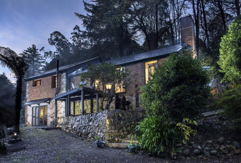 The Stone On The Hill - 3 Bedroom House - Accommodation Broome 0