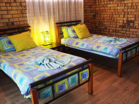The Treehouse Mandurah - Accommodation Broome 2