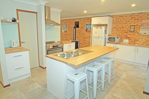 Thora Street Waterfront - Accommodation Broome 2