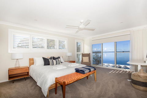 Tranquility Absolute Waterfront - Pet Friendly - 10 Mins To Hyams Beach - Accommodation Broome 3