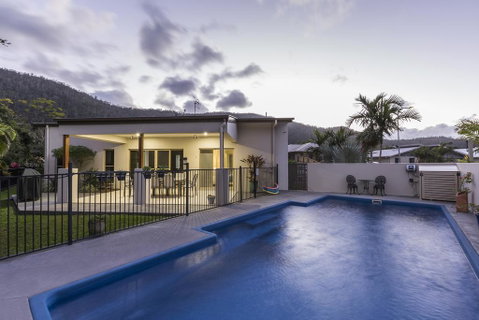 Tropical Private Holiday House With Pool - Accommodation Broome 1