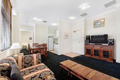 ULTIQA Rothbury Hotel - Accommodation Broome 3