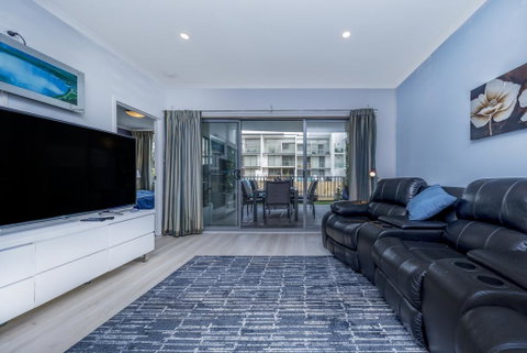 Venetian Canal Apartment-Close To Beaches And Marina - Accommodation Broome 2