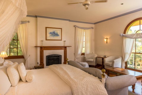 Victoria's At Ewingsdale - Accommodation Broome 3
