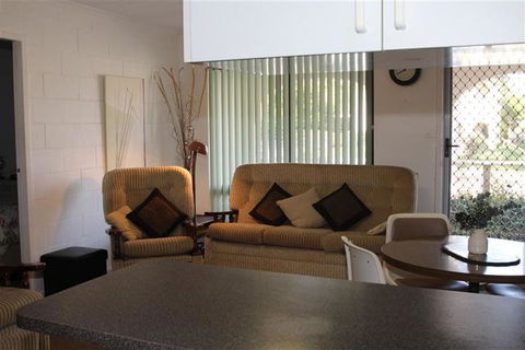 VILLA MANYANA 7 - Accommodation Broome 3