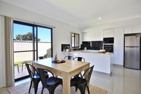 Villa Mare @ Culburra - 4 Mins To Beach - Accommodation Broome 2