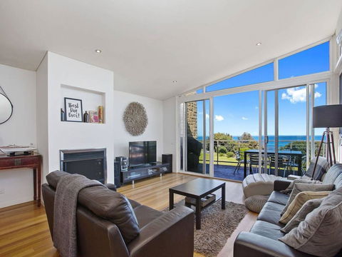 VILLA SARINA - Beautiful Villa In Skenes Creek - Accommodation Broome 3