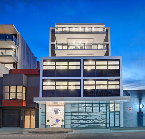 The Hamptons Apartments - Port Melbourne - Accommodation Broome 0