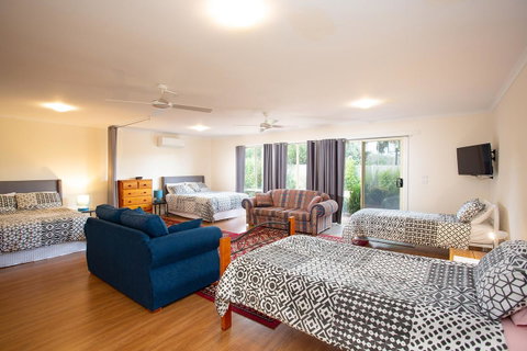 Austral Place 88 Via Merri River - Accommodation Broome 15