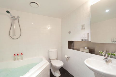 Punthill Apartment Hotel - Little Bourke - Accommodation Broome 11