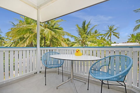 By The Sea Port Douglas - Accommodation Broome 16