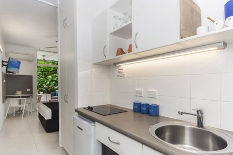 By The Sea Port Douglas - Accommodation Broome 13