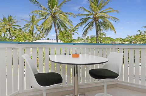 By The Sea Port Douglas - Accommodation Broome 18