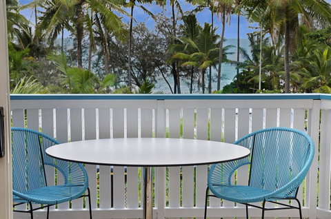 By The Sea Port Douglas - Accommodation Broome 5
