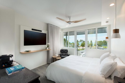 Heart Hotel And Gallery Whitsundays - Accommodation Broome 4