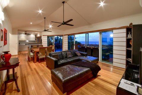 Bella Vista On Nara Pets Welcome - Accommodation Broome 11