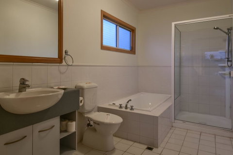 Bella Vista On Nara Pets Welcome - Accommodation Broome 16
