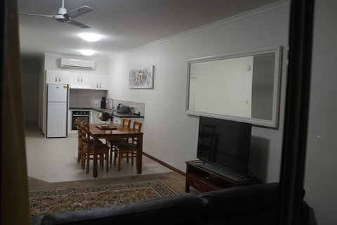 Airlie Seaview Apartments - Accommodation Broome 8