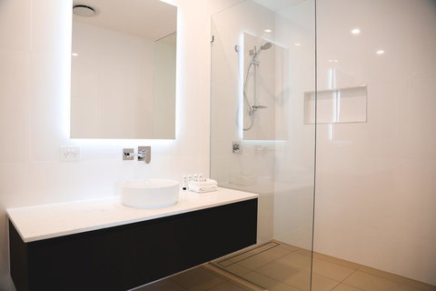 Iconic Kirra Beach Resort - Accommodation Broome 10