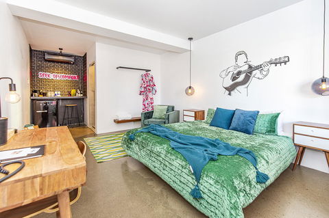 The Pink Hotel Coolangatta - Accommodation Broome 27