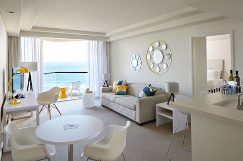 QT Gold Coast - Accommodation Broome 7