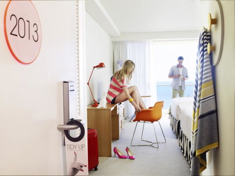 QT Gold Coast - Accommodation Broome 38