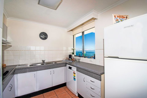 Seacrest Beachfront Apartments Surfers Paradise - Accommodation Broome 7