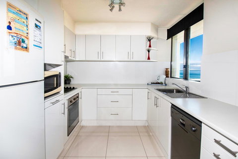 Seacrest Beachfront Apartments Surfers Paradise - Accommodation Broome 23
