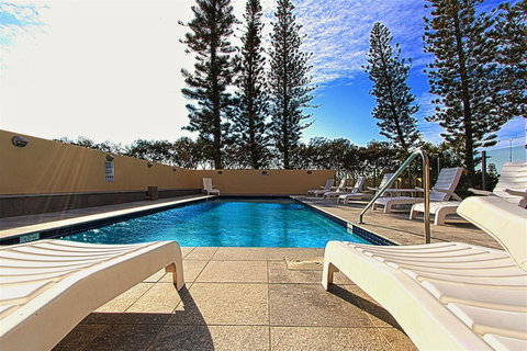 Seacrest Beachfront Apartments Surfers Paradise - Accommodation Broome 5