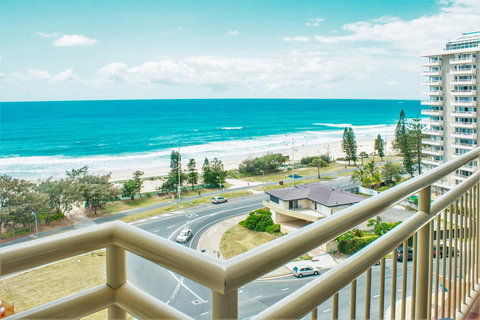 Seacrest Beachfront Apartments Surfers Paradise - Accommodation Broome 11