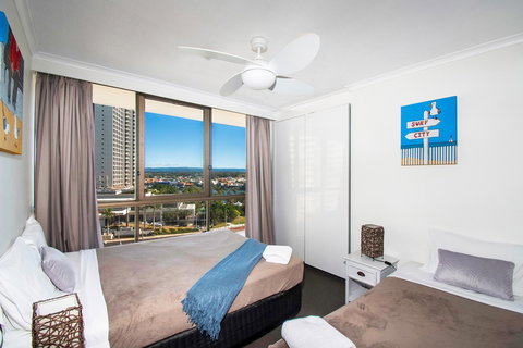 Seacrest Beachfront Apartments Surfers Paradise - Accommodation Broome 3