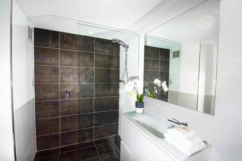 Seacrest Beachfront Apartments Surfers Paradise - Accommodation Broome 22