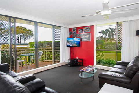 Seacrest Beachfront Apartments Surfers Paradise - Accommodation Broome 9