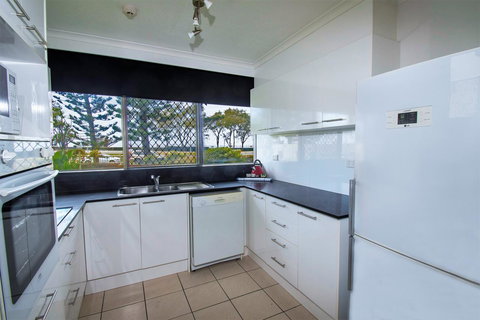 Seacrest Beachfront Apartments Surfers Paradise - Accommodation Broome 12