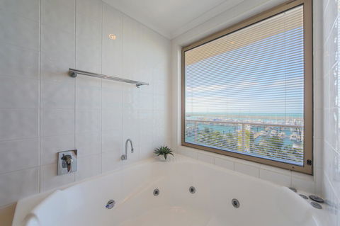 Mantra Mackay - Accommodation Broome 14
