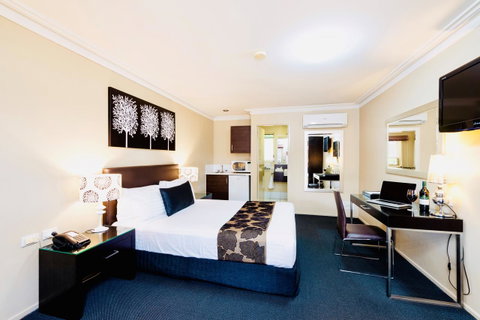 Ambassador On Ruthven - Accommodation Broome 13