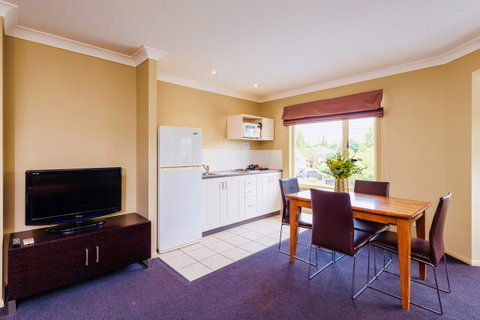 Ambassador On Ruthven - Accommodation Broome 27