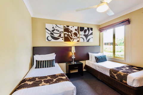 Ambassador On Ruthven - Accommodation Broome 24