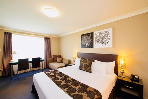 Ambassador On Ruthven - Accommodation Broome 0